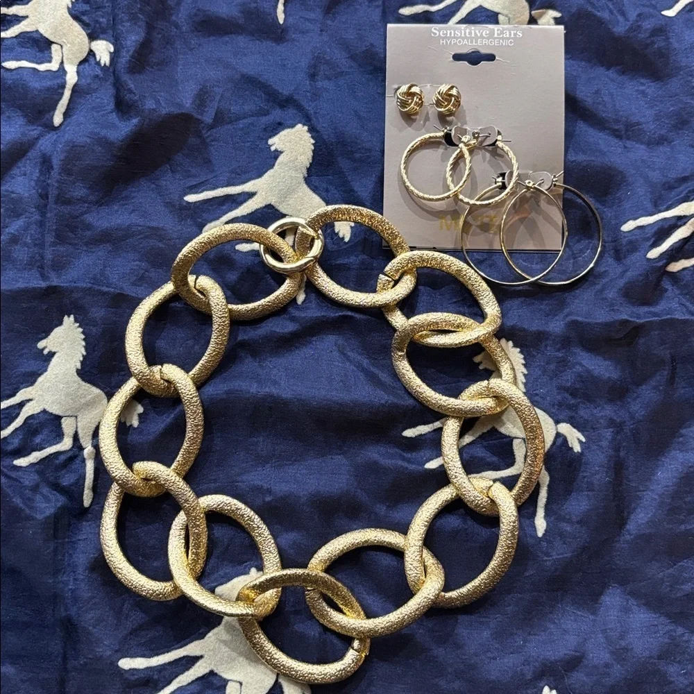 Brand New Gold Tone Textured Chunky Link Chain Necklace & Hoop Earrings Set